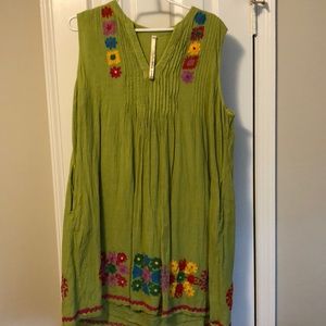Beautifully embroidered spring dress by uncle Frank size extra large